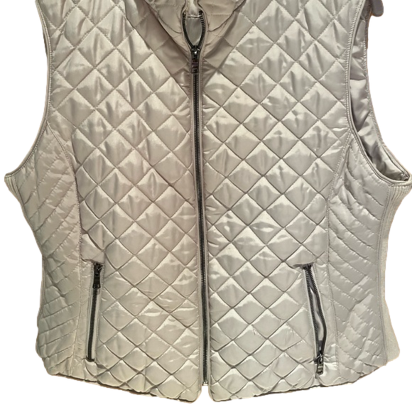 17. WOMENS WESTPORT XL QUILTED VEST - Picture 2 of 7